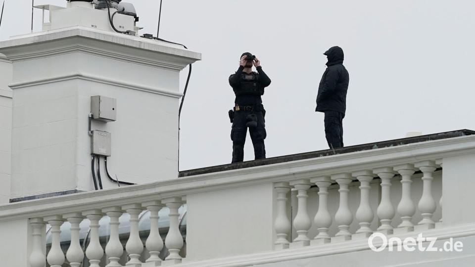 Trump war im Weißen Haus, als die Schüsse fielen. Bild: Jose Luis Magana/AP/dpa