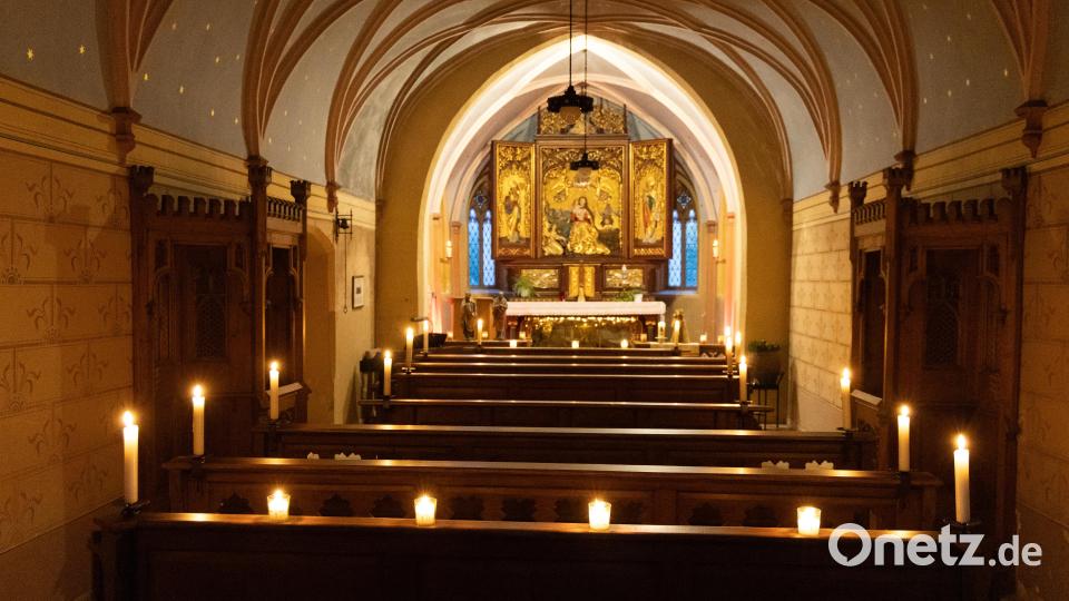 Stimmungsvoll präsentierte sich die Lorettokapelle, die ebenfalls mit hunderten Kerzen erleuchtet war. Bild: Roland Wellenhoefer