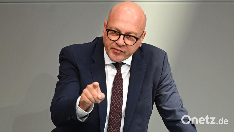 Der Unionspolitiker Alexander Throm spricht sich für Verschärfungen im Einbürgerungsrecht aus. (Archivbild) Bild: Elisa Schu/dpa