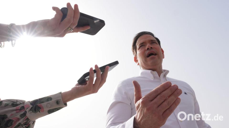 Neu-Delhi: Auf dem Weg ins Flugzeug – US-Außenminister Marco Rubio gibt Statement am Indira Gandhi Airport Bild: Julia Demaree Nikhinson/Pool AP/AP/dpa