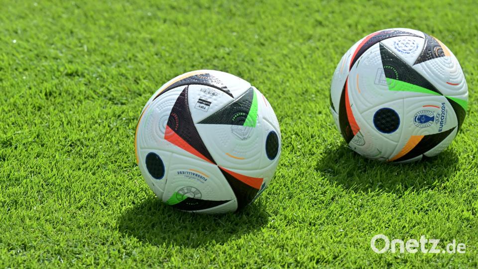 Auch wenn der Ball in der Sommerpause mal nicht rollt, ist die DJK Ammerthal fleißig am Planen für die neue Saison. Bild: Hubert Ziegler