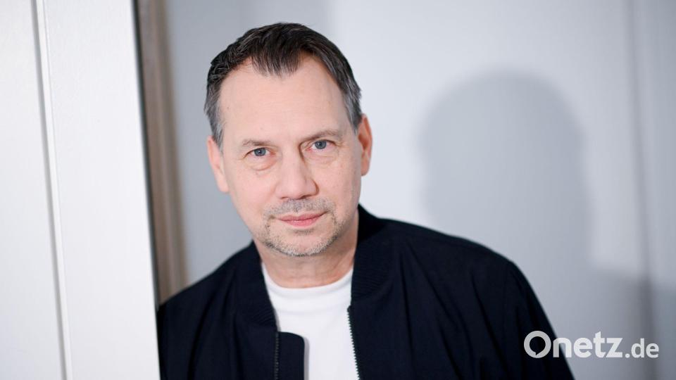 Fitzeks „Der Nachbar“ war nach Angaben von Media Control das meistverkaufte gebundene Buch des Jahres 2025. (Archivbild) Bild: Britta Pedersen/dpa