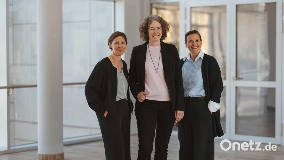 Mit Viola Vogelsang- Reichl, Sabine Pistor und Dr. Stefanie Shanahan-Kleikamp (von links) übernimmt die dritte Generation ab 2020 schrittweise die Verantwortung. Die Geschäftsführung liegt bei Viola Vogelsang-Reichl, Thomas Maul und – seit 2025 ebenfalls in der Geschäftsführung – Johannes Zettl. Bild: Sara Neidhardt