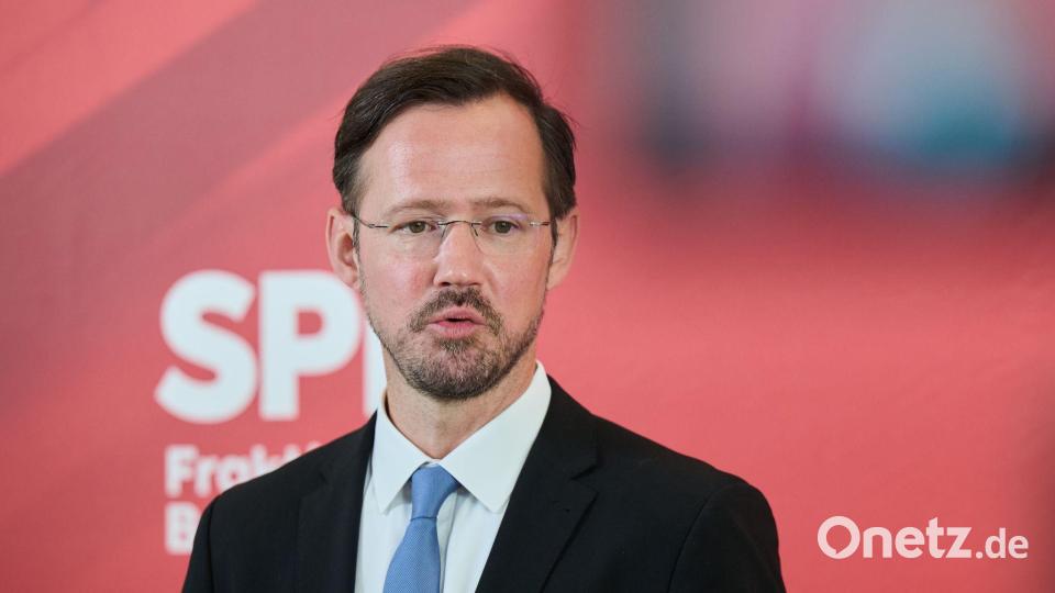 Der SPD-Fraktionsgeschäftsführer Dirk Wiese will die Ergebnisse der Rentenkommission abwarten. (Archivbild) Bild: Annette Riedl/dpa