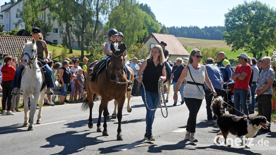 In Beidl fand am Pfingstmontag der Leonhardiritt statt. Bild: Gebert