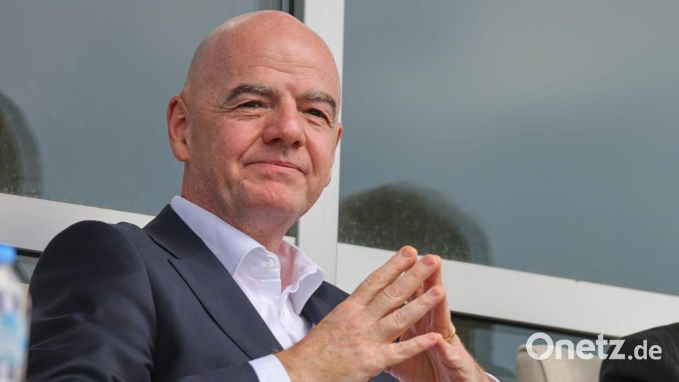 Unter der Führung von Präsident Gianni Infantino präsentierte die FIFA den Sportwettenanbieter Betano als WM-Partner. (Archivbild) Bild: Riza Ozel/AP/dpa