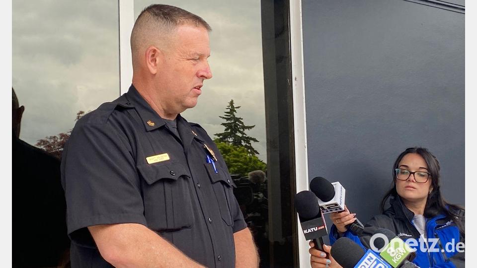 Feuerwehrchef Scott Goldstein hielt eine Pressekonferenz nach der Explosion in Longview. Bild: Claire Rush/AP/dpa