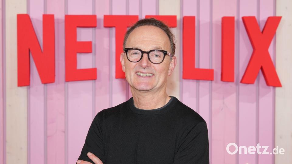 Schauspieler Peter Jordan, aufgenommen bei der im Rahmen der 76. Internationalen Filmfestspiele Berlin stattfindenden Netflix Reception. Peter Jordan spielt in der Netflix-Serie «Achtsam Morden» mi, nun kommt die zweite Staffel raus. (zu dpa: «Bei Netflix: Tom Schilling mordet wieder achtsam») Bild: Soeren Stache