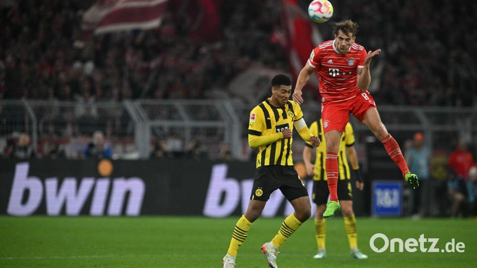 Bandenwerbung im Bundesliga-Spiel zwischen Borussia Dortmund und Bayern München. (Archivbild) Bild: Bernd Thissen/dpa