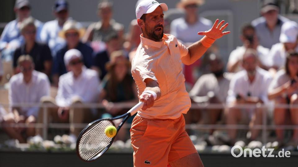 Djokovic überzeugte spielerisch beim Zweitrundensieg in Paris. Bild: Thibault Camus/AP/dpa