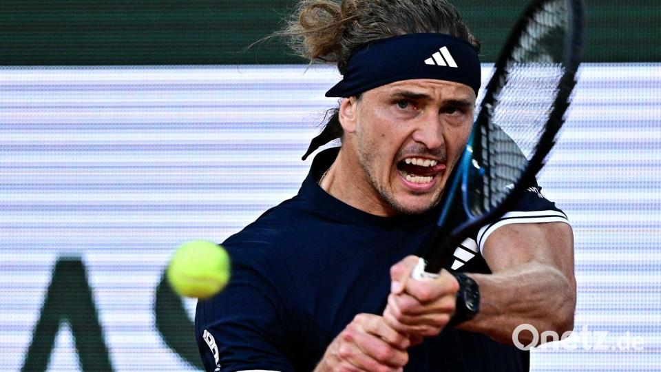 Alexander Zverev in Aktion im Zweitrundenmatch bei den French Open. Bild: Julien De Rosa/AFP/dpa
