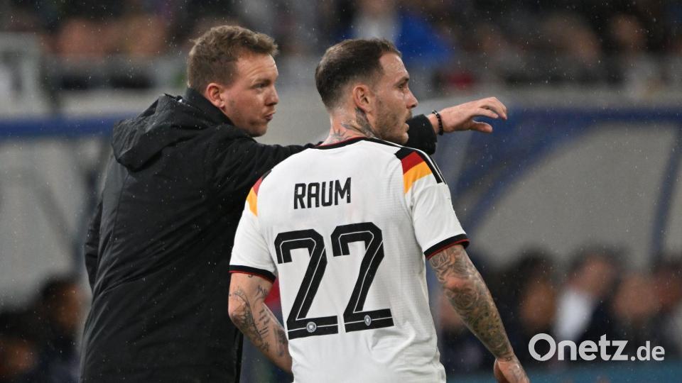 Julian Nagelsmann und David Raum haben eine Weltmeister-Tattoo-Wette laufen. (Archivbild) Bild: Federico Gambarini/dpa