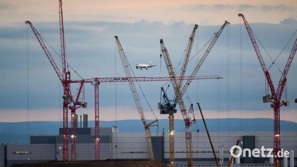 Der „Wettbewerbsreport Ostdeutschland“ des Dresdner Ifo-Instituts sieht die Gefahr, dass der Osten Deutschlands wirtschaftlich den Anschluss verliert. (Archivbild) Bild: Robert Michael/dpa