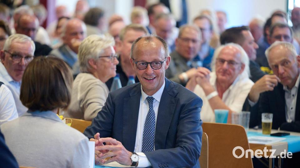 Ein Wohlfühltermin für Friedrich Merz: Eine CDU-Festveranstaltung in seiner Heimat Arnsberg. Bild: Bernd Thissen/dpa