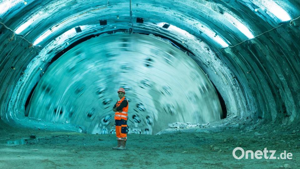 Gotthard-Basistunnel: Tunnelbohrmaschine „Paulina“ startet in Störzone Süd neu Bild: Urs Flueeler/KEYSTONE/dpa