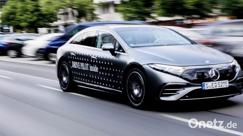 Auch Mercedes hat das Design geändert. (Archivbild) Bild: Carsten Koall/dpa
