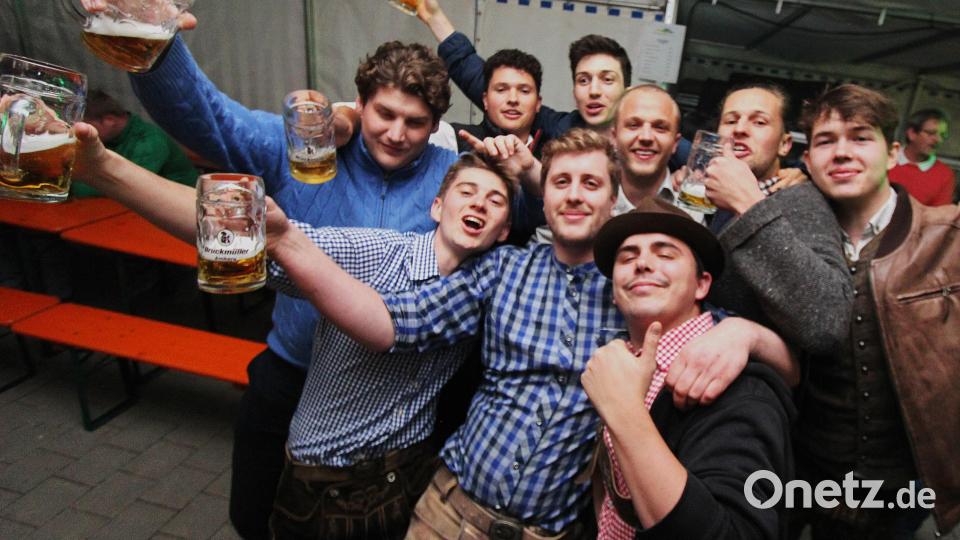 Auf geht's zum Etzenrichter Dorffest. 2024 war das Wetter nicht ganz so gut, dafür die Stimmung umso besser. Archivbild: war