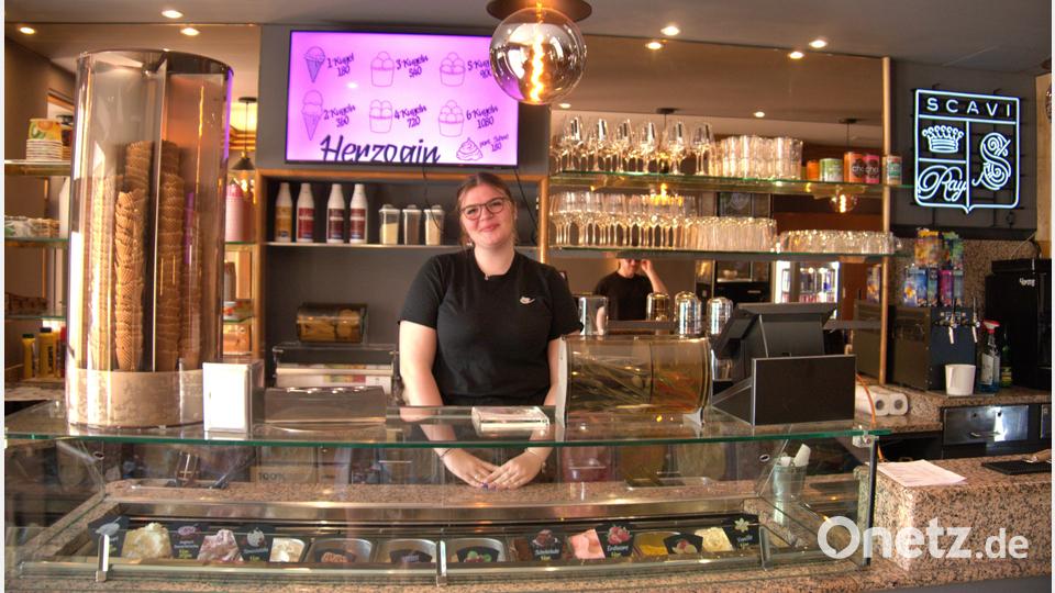Viele Schüler und Studenten haben einen Minijob im Herzog und jetzt auch in der Herzogin. Bild: Valerie Preiß