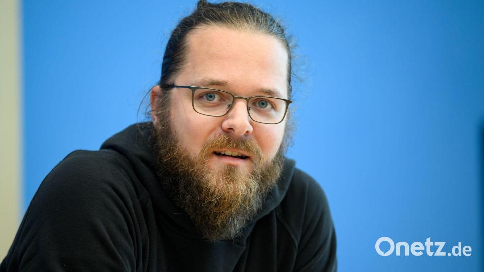 „Gegenmacht – Die Zivilgesellschaft schlägt zurück“ ist nicht das erste Buch von Semsrott. (Archivbild) Bild: Bernd von Jutrczenka/dpa