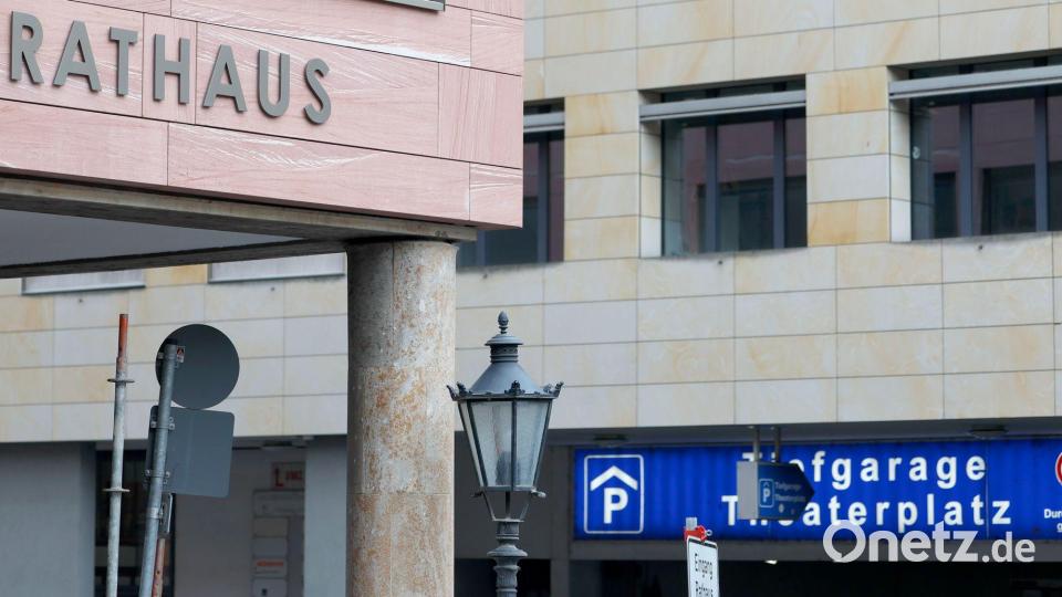 Seit Mai amtiert im Aschaffenburger Rathaus ein neuer OB. (Symbolbild) Bild: Heiko Becker/dpa