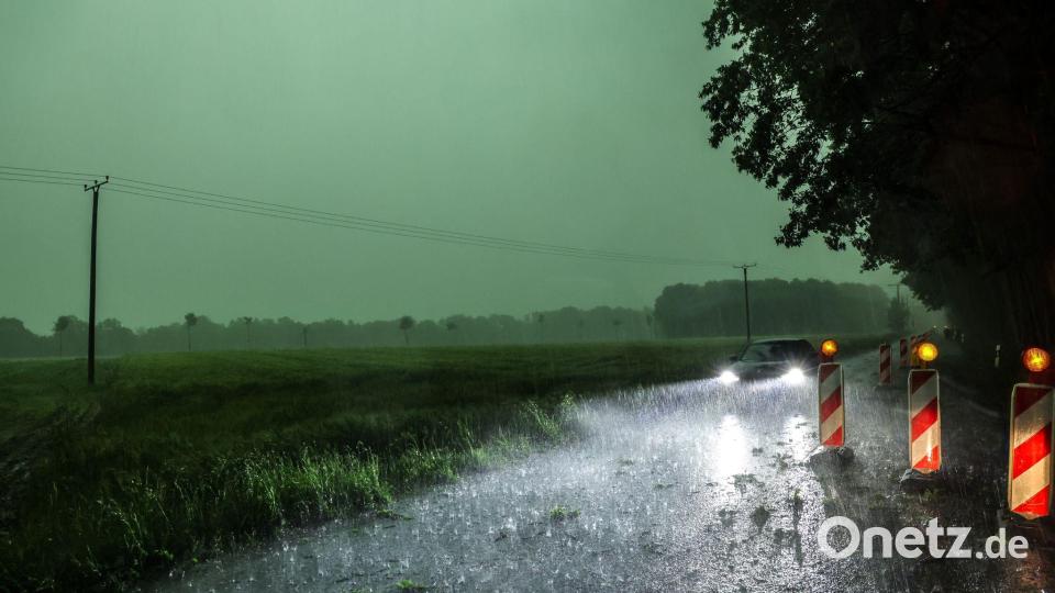 Wegen einer Gewitterfront gelten Unwetterwarnungen im Westen Deutschlands. Bild: David Ebener/dpa