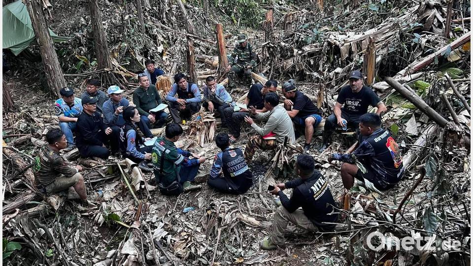 Die Arbeit der Retter ist sehr kompliziert und gefährlich. Bild: Uncredited/Metta Tham Rescue Kalasin/AP/dpa