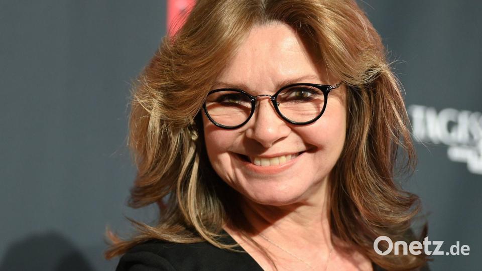 Spielte schon in vielen Serien mit, gewann das Dschungelcamp und wurde als sogenannte „Glücksrad“-Buchstabenfee bekannt: Maren Gilzer. (Archivbild) Bild: Jens Kalaene/dpa-Zentralbild/dpa