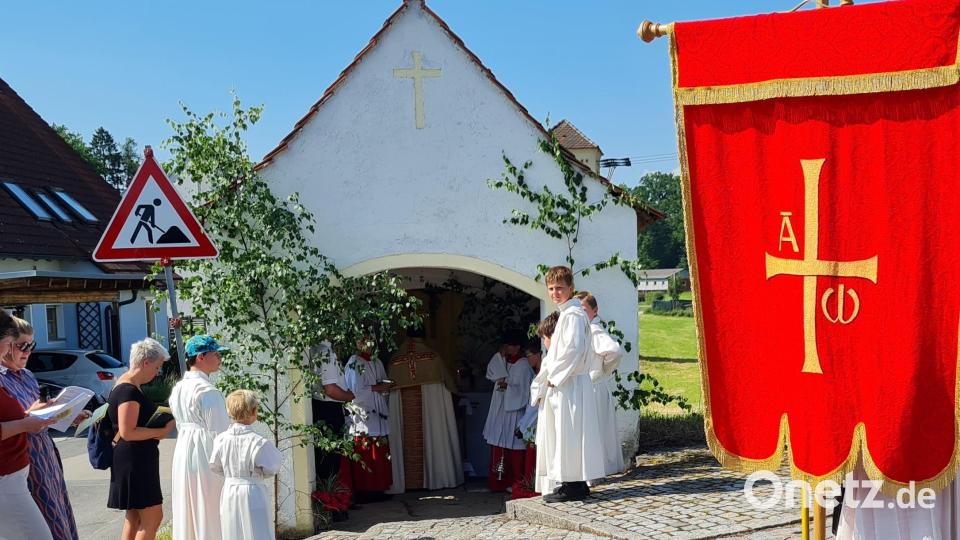 An der Hofmann-Kapelle (hier eine Aufnahme von 2025) hält die Fronleichnamsprozession jährlich zum gebet inne. Bild: wec