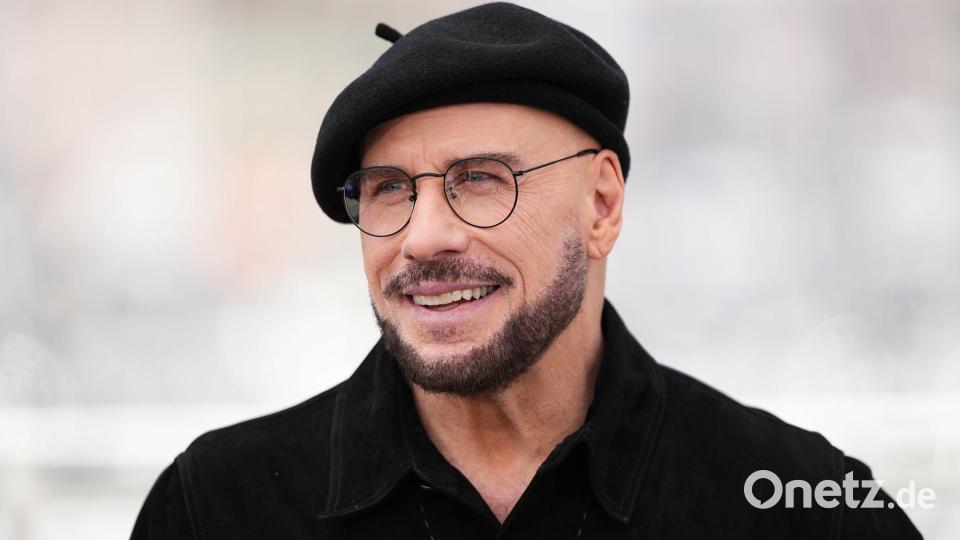 Schauspieler, Sänger und Tänzer John Travolta gibt sein Regiedebüt. (Archivbild) Bild: Scott A Garfitt/Invision/AP/dpa