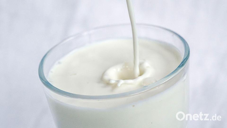 Was ist drin in der Milch? (Symbolbild) Symbolbild: Sina Schuldt/dpa
