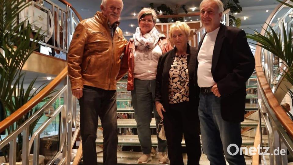 Leserbild: Fam. Ammer und Fam. Gradl Freunde fürs Leben Bild: Fotograf auf Kristallschiff