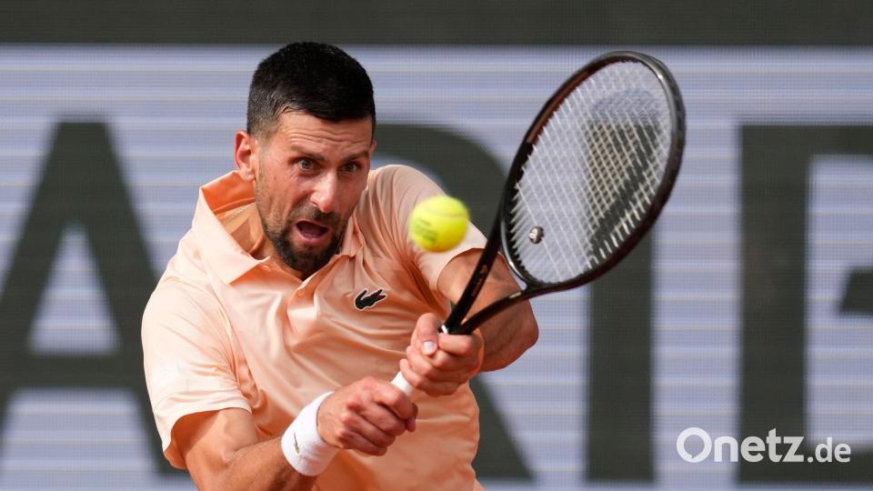 Novak Djokovic musste in seinem Drittrundenmatch bei den French Open hart kämpfen. Bild: Christophe Ena/AP/dpa