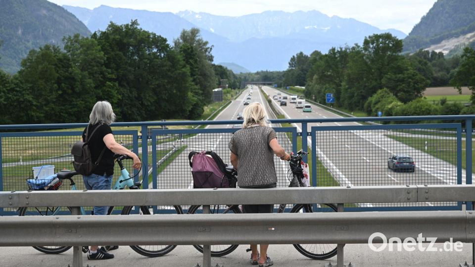 Sogar der Ausflugsverkehr blieb auf den Straßen weitgehend aus. Bild: Felix Hörhager/dpa