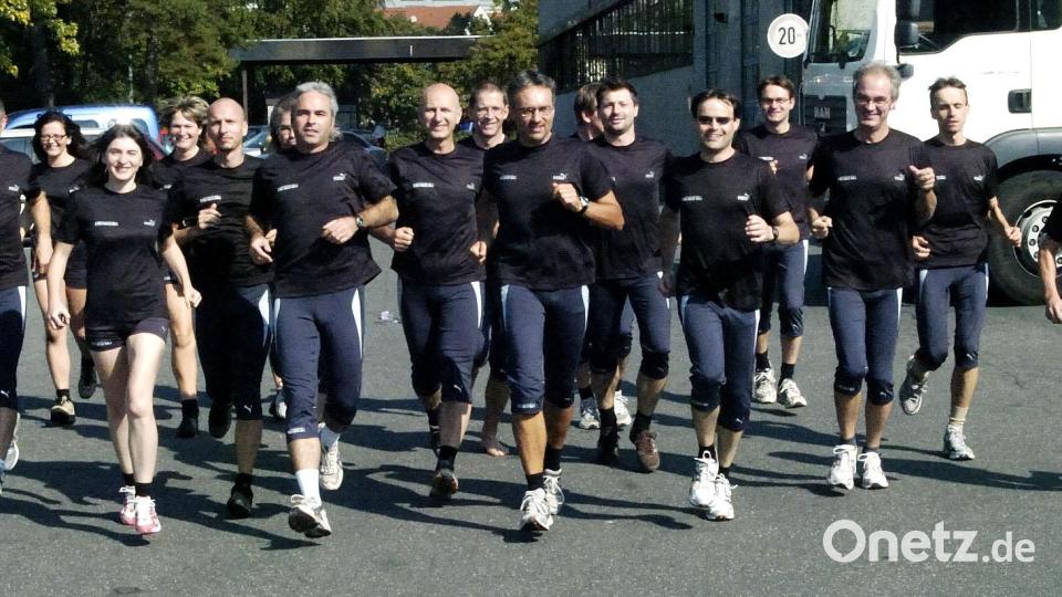 Das NT-Team des Freundschaftsmarathons 2006 beim lockeren Einlaufen für die Fotografin. Bild: Karin Wilck