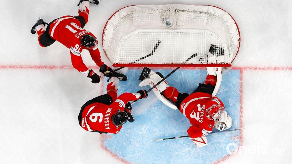 Finnland besiegt nach einem starken zweiten Drittel Rekordweltmeister Kanada. Bild: Cyril Zingaro/KEYSTONE/dpa