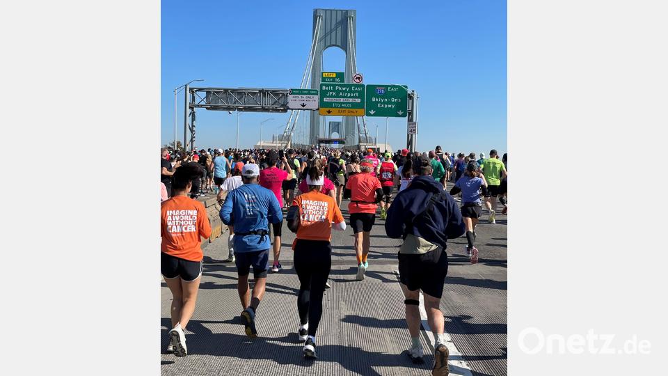 Faszination New-York-Marathon: Die Läufer sind kurz nach dem Start auf der Verrazano-Bridge Richtung Brooklyn unterwegs. Bild: privat