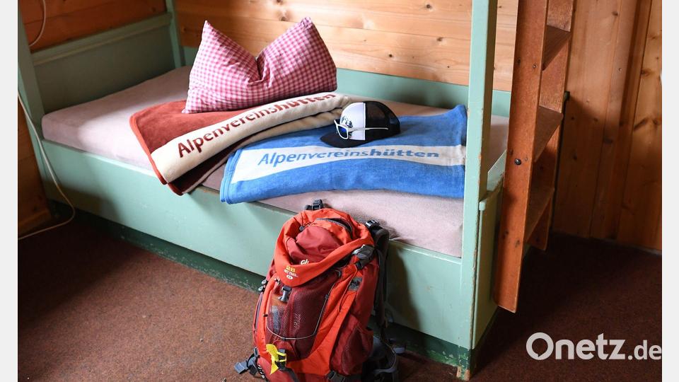 Im Matratzenlager der Berghütten mit wechselnden Gästen können die Wanzen leicht weitergetragen werden. (Archivbild) Bild: Angelika Warmuth/dpa