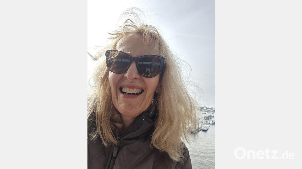 Leserbild: Windig oben auf der Elbphilharmonie, aber herrlich! / Gabriele Metzger Bild: Gabriele Metzger