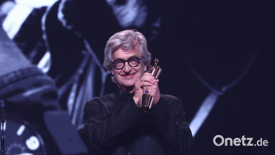 Wim Wenders wurde mit dem Ehrenpreis ausgezeichnet. Bild: Christoph Soeder/dpa