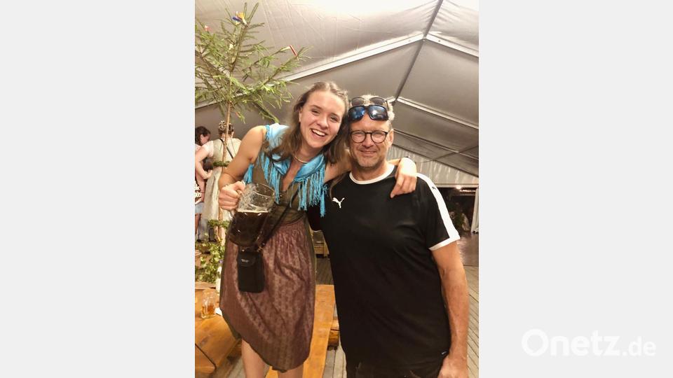 Leserbild: Kirwagaudi in Etzelwang / Tina und Frank Kokott ( Tochter und Vater) Bild: Annette Kokott