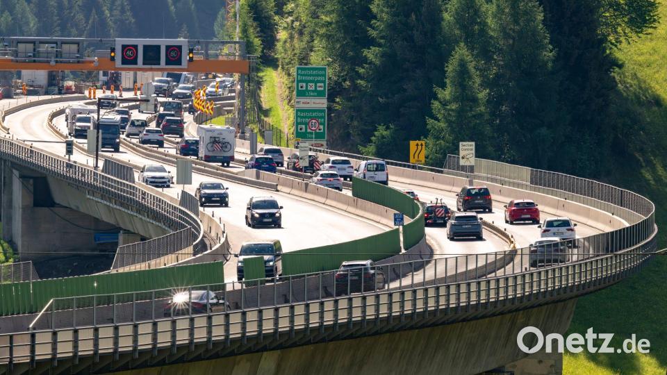 Nach der Aufhebung der Brenner-Sperre herrschte zeitweise reger Verkehr. Bild: Peter Kneffel/dpa
