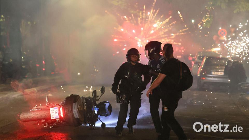 Rund 22.000 Polizisten waren landesweit im Einsatz. Bild: Thomas Padilla/AP/dpa