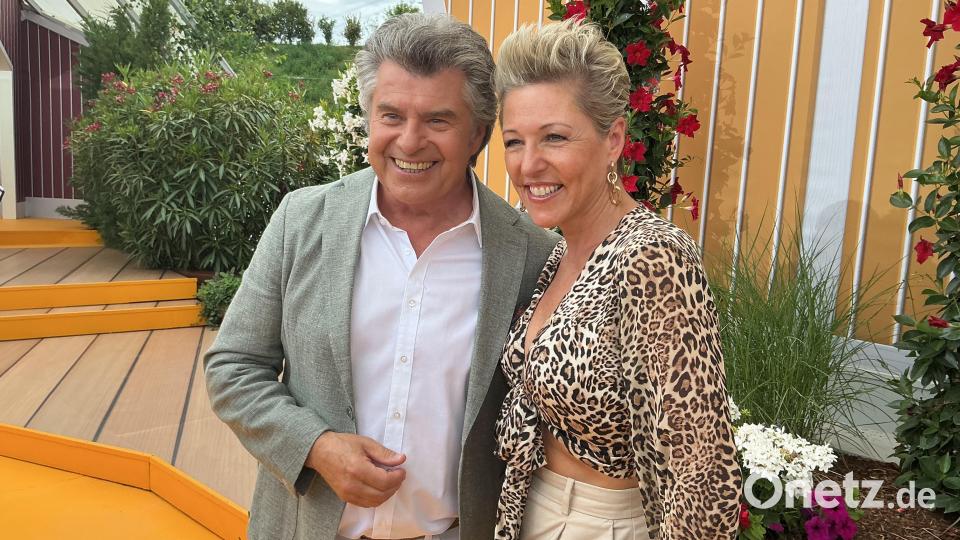 Andy Borg sang ein Peter-Alexander-Medley. Im Januar kommt er in die Weidener Max-Reger-Halle. Bild: Kunz