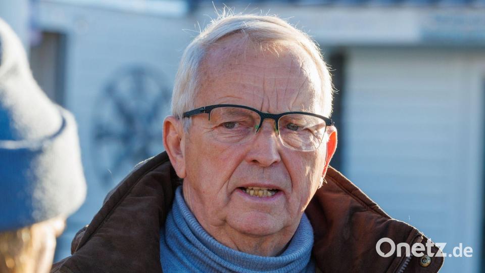 Mecklenburg-Vorpommerns Umweltminister Till Backhaus (SPD) hat für seinen Umgang mit dem Fall des Buckelwals Kritik auf sich gezogen - aus unterschiedlichen Richtungen. (Archivbild) Bild: Jens Büttner/dpa