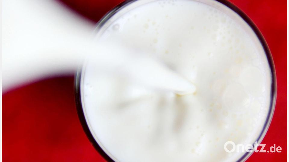 Experten: „Pflanzendrinks sind kein gleichwertiger Ersatz für Kuhmilch“ Bild: Roland Weihrauch/dpa/dpa-tmn