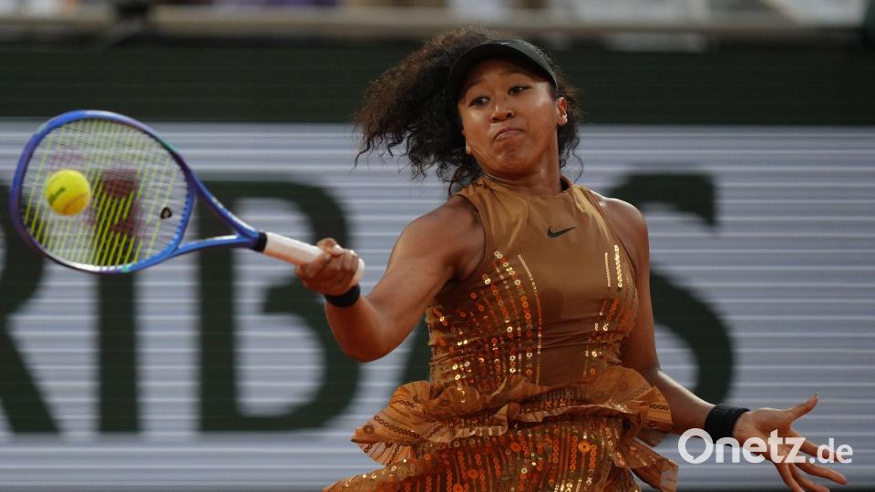 Naomi Osaka bei einer Vorhand. Bild: Christophe Ena/AP/dpa