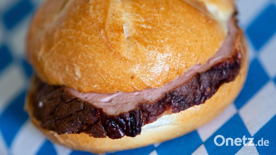 Für die Herstellung dieses „Käses“ muss keine Kuh gemolken werden: Für „Leberkäse“ und „Liebfraumilch“ gelten Ausnamen von den strengen Namensregeln Bild: Sven Hoppe/dpa