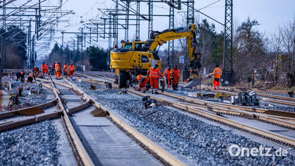 Ein Großteil des Gelds geht in den Verkehrsbereich. Bild: Jens Büttner/dpa