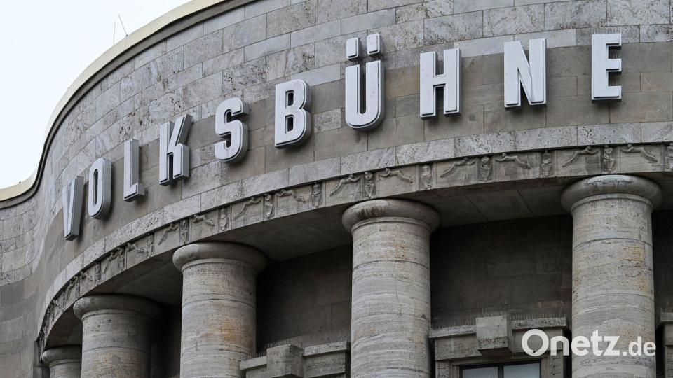 Die Volksbühne in Berlin. (Archivbild) Bild: Soeren Stache/dpa