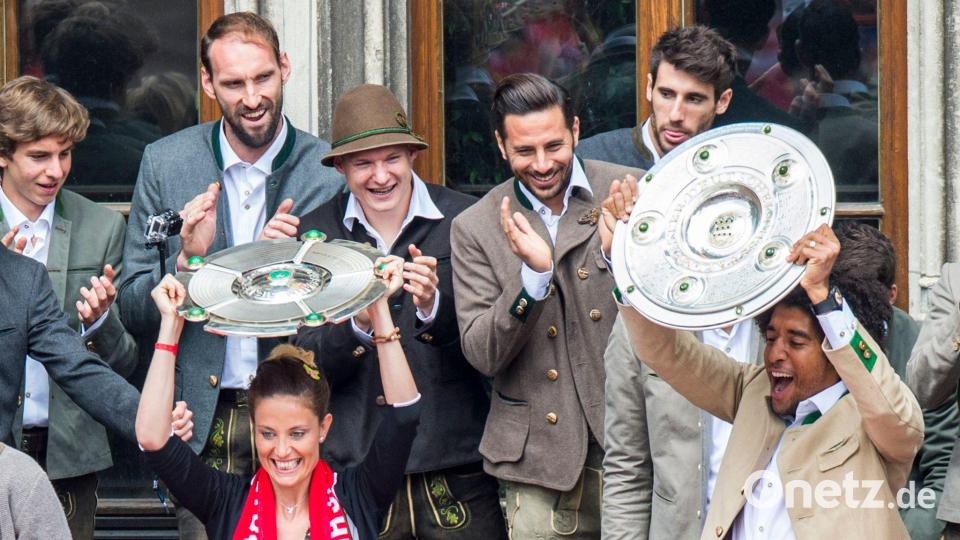 Dante (r) feierte gerne Titel mit dem FC Bayern. (Archivbild) Bild: picture alliance / dpa